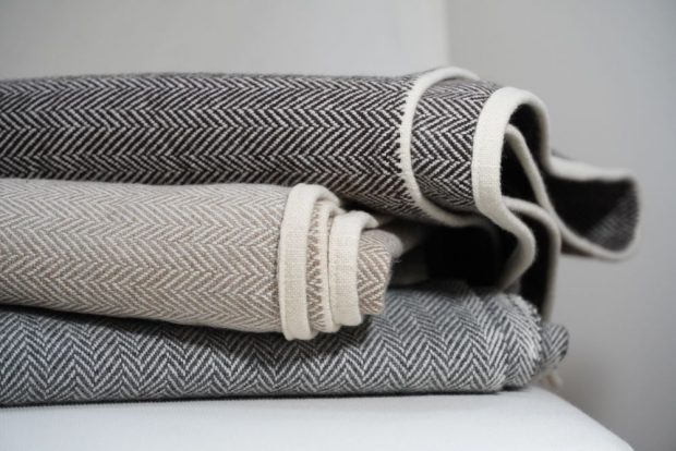 Handgewebte Decke aus Merino/Kaschmir - Tiroler Edles: